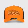 Boné trucker laranja e preto - Frente