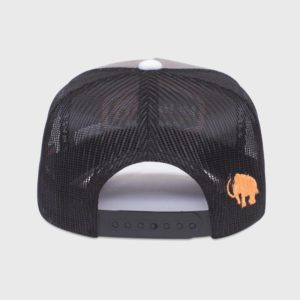 Boné trucker bordado com aba curva - Traseiro