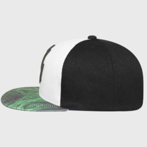 Boné preto com aba reta sublimada - Lateral